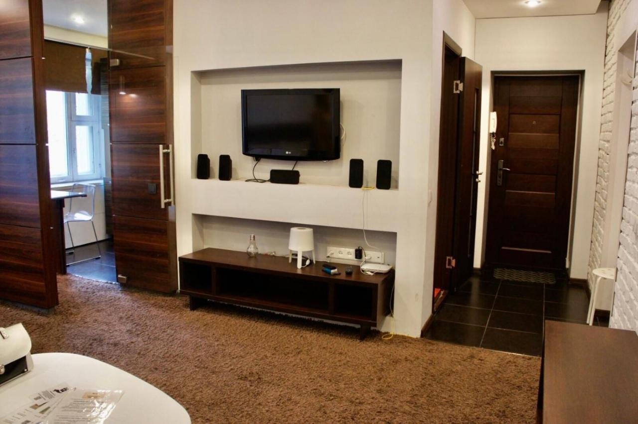 Central Apartment Nemiga Minsk Ngoại thất bức ảnh
